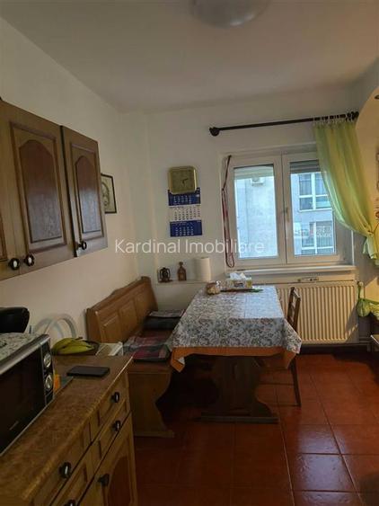 Apartament 3 camere structura mare Racadau intrare - 5