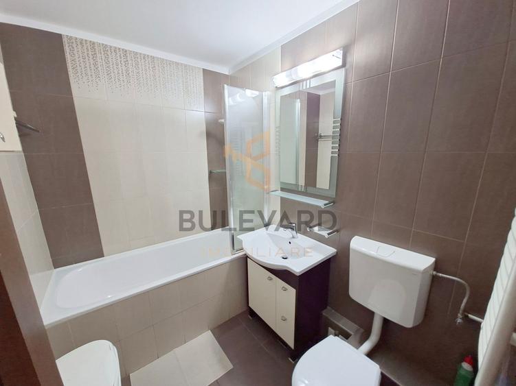 Apartament 3 camere decomandate + parcare, mijlocul strazii Titulescu!