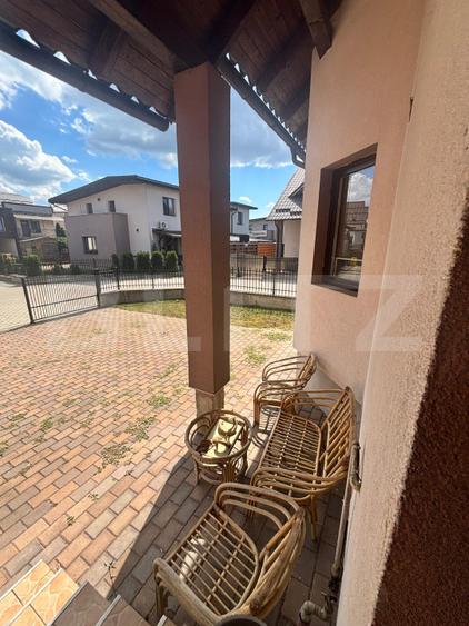 Casa cocheta, cu 4 camere, 130 mp - zona linistita