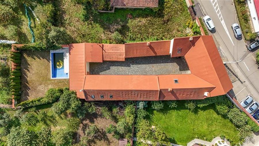 CASA SASEASCA 7 CAMERE CU MARE POTENTIAL TURISTIC IN CRISTIAN - BRASOV