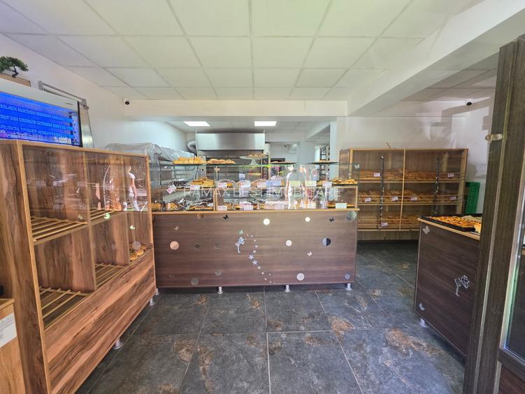 Patiserie pe Baba Novac, stradal, cu vad format