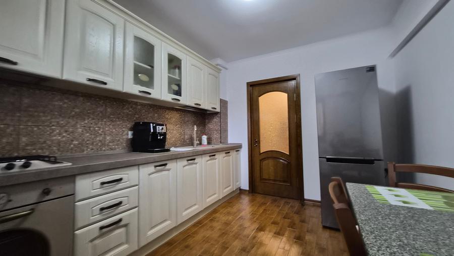 Capitol - ap 3 cam , et 2/4 , renovat integral (mobilat si utilat complet)