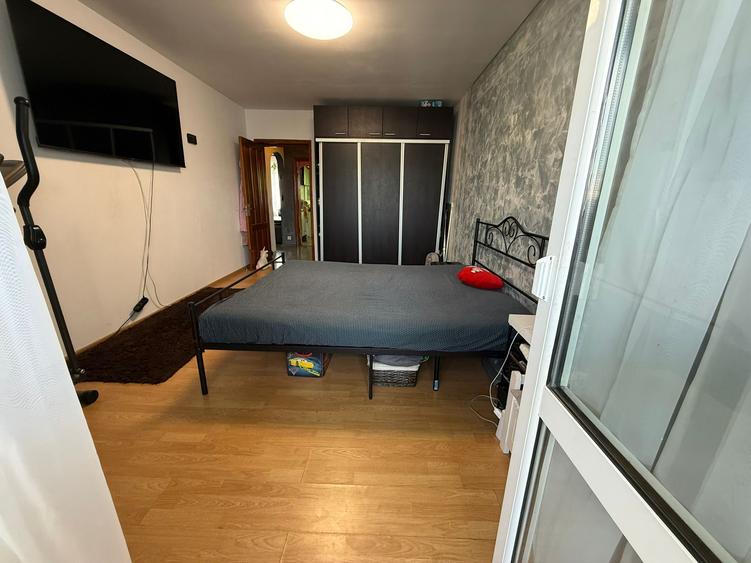 Apartament 3 camere de vanzare Mircea cel Batran