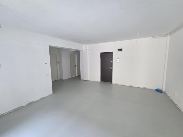 Spatiu de inchiriat. 80 mp utili, 150 teren, parcare, Hasdeu