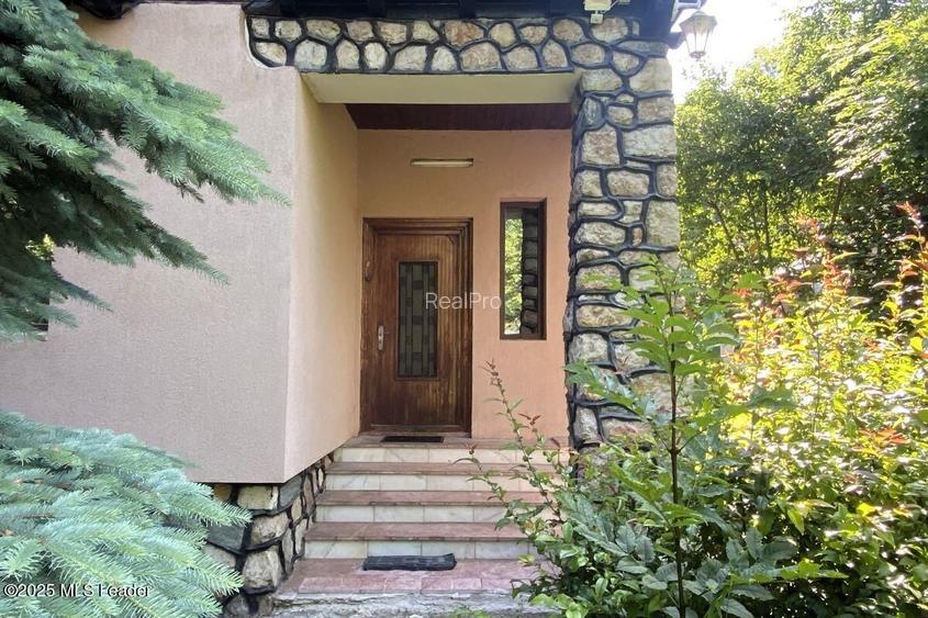 Bran - Casa pe strada Valea Portii, 223 mp, 4 dormitoare, teren 320 mp - 31