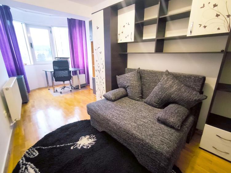 B-dul Garii, apartament cu 3 camere, loc de parcare.