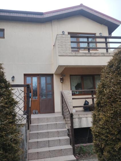 Zona Dorally, vila moderna D+P+E , 4 camere, demisol , mansarda, 400 mp teren