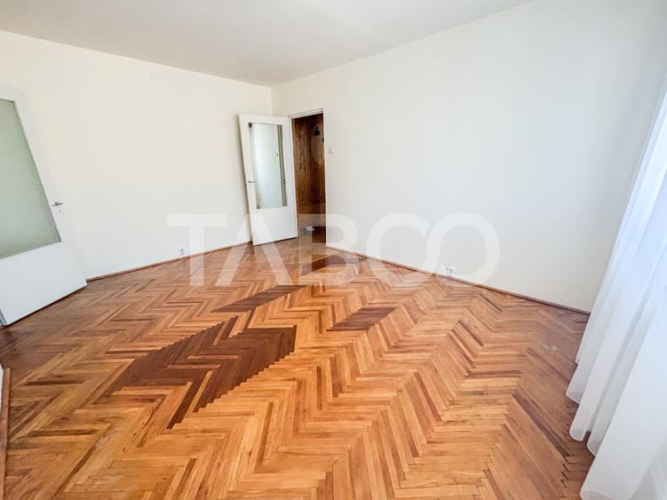 Apartament 3 camere cu balcon la etaj intermediar in Manastur zona Big