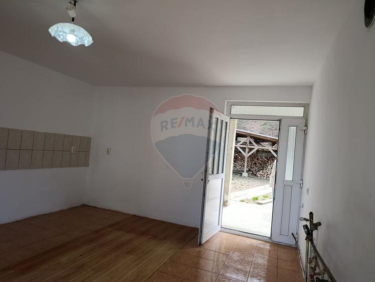 Investiție rară lângă Sighișoara – de vanzare casa lângă pădure și E60