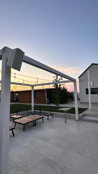 Casă cu piscină, 320 mp, teren 1.120 mp, aproape Mall Electroputere