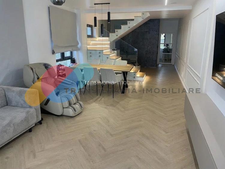 Unitate duplex, zona Iris