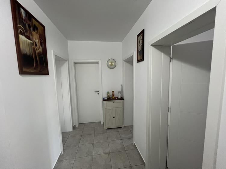 Apartament-2-Camere-Decomandat-Mobilat-Utilat-Parcare-Incalzire-Pardoseala