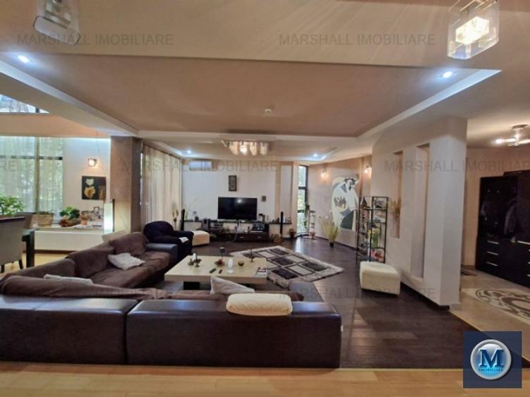 Vila cu 8 camere de vanzare, zona Nord, 554.44 mp #10811