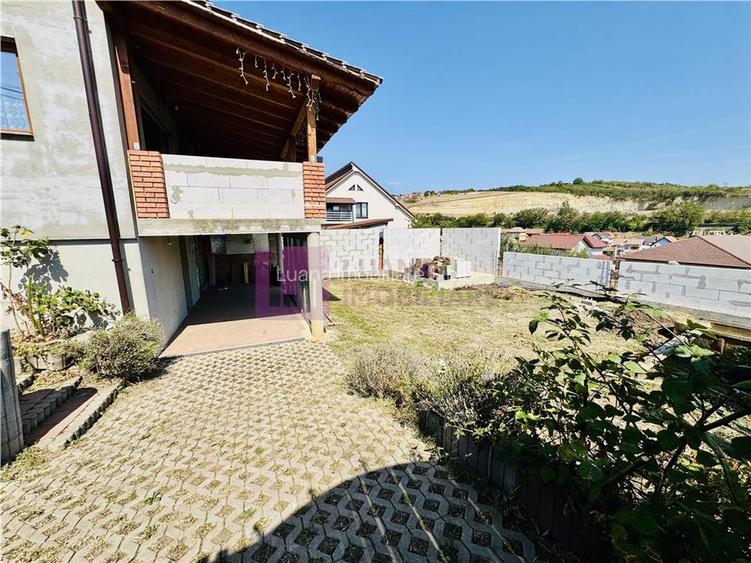 Casa individuala de vanzare Sura Mare | teren 344 mp | pivnita - 10