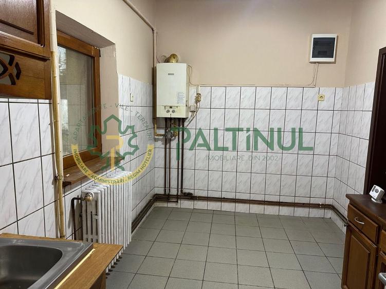 Casă individuală de închiriat în Sibiu – singur în curte, teren 900 mp, garaj