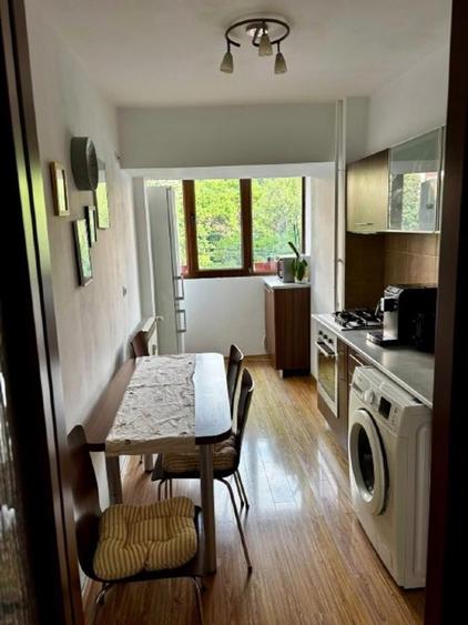 Proprietar închiriez apartament 3 camere – Fântâna Florilor –> Bd.Al. Obregia