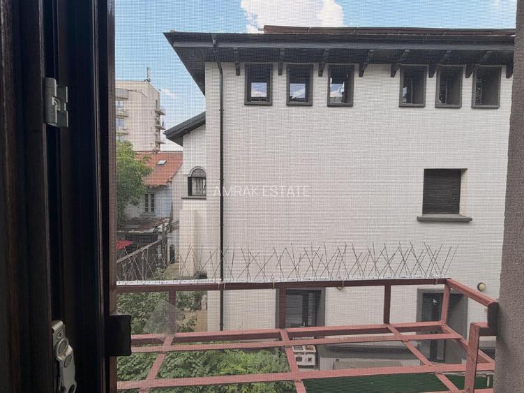 Apartament in vila - Casa interbelica - retrasa de la strada - 18