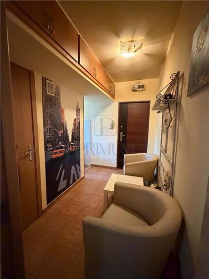 Apartament cu 2 camere și balcon, situat în Dacia, Etaj Intermediar