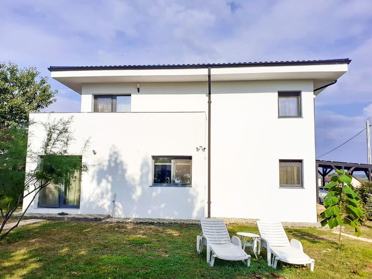 Vila de vanzare Valea Lupului