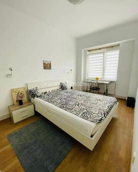 Apartament modern ultracentral, 2 camere, loc de parcare inclus, living spatios - 4