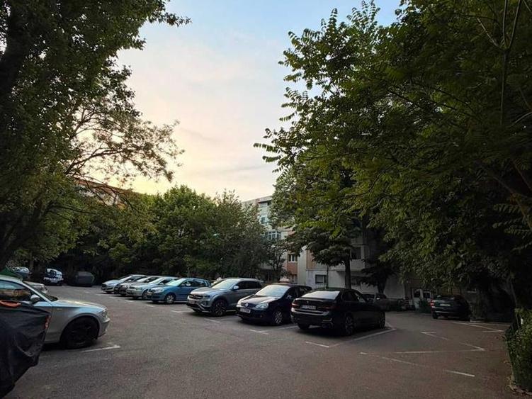 Vand Apartament 2 Camere Rovine Parculet Complet Renovat