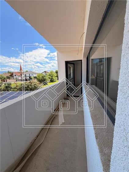 Ap cu 2 camere, balcon - 56 mp utili, balcon - Selimbar
