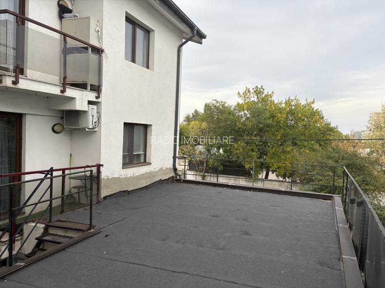 Casă cu 3 camere recent renovată, zona Damaroaia, Bucurestii Noi