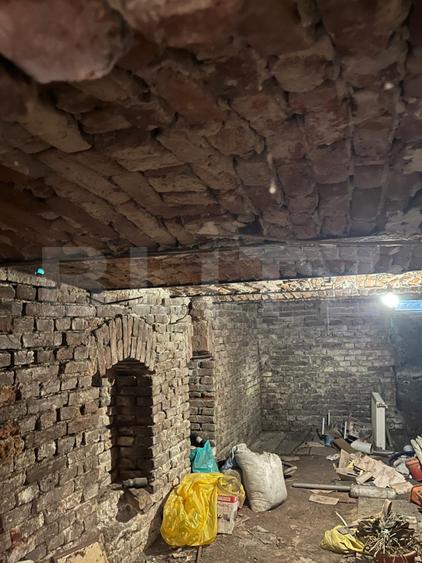 Casa Oradea ultracentrala, cu gard imprejmuire din placi de beton