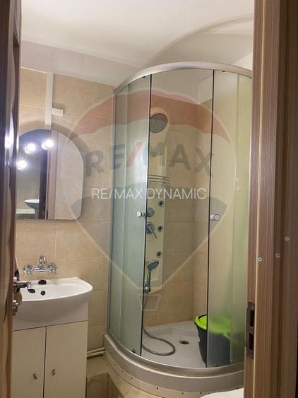 Apartament 3 camere, spatios, zona Alfa