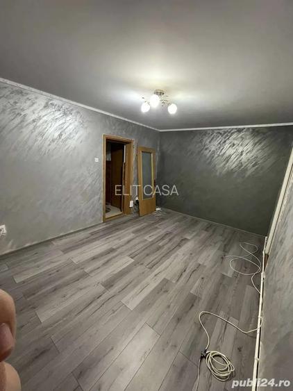 Apartament cu 3 camere , etaj 1/4, zona Podu Ros - 3