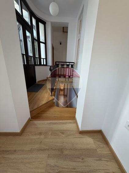 Casă pentru clinica beauty, restaurant, afterschool, Central, Slatina