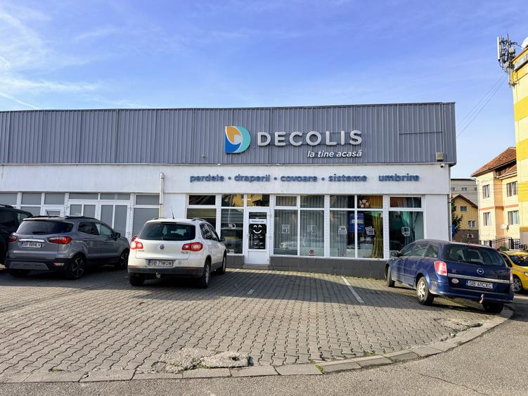 Showroom 300mp Soseaua Alba Iulia langa benzinăria Mol cu vitrina mare
