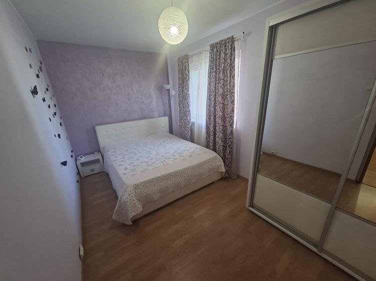 Apartament cu 2 camere decomandat, etaj 2/4, zona Alexandru cel Bun