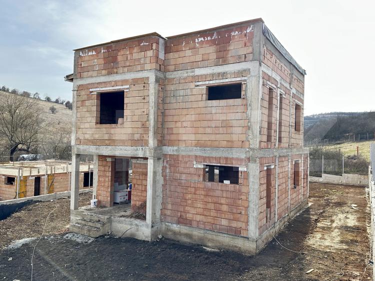 Casă individuală în ansamblu privat 120 mp utili, 600 mp teren, Baciu