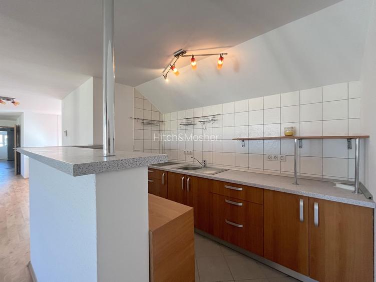 Apartament 4 camere, deosebit – mansardă spațioasa - 12