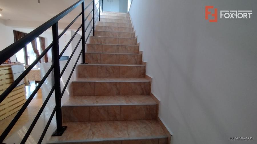 Casa 8 camere ,Sacalaz-Ideala pentru 2 familii