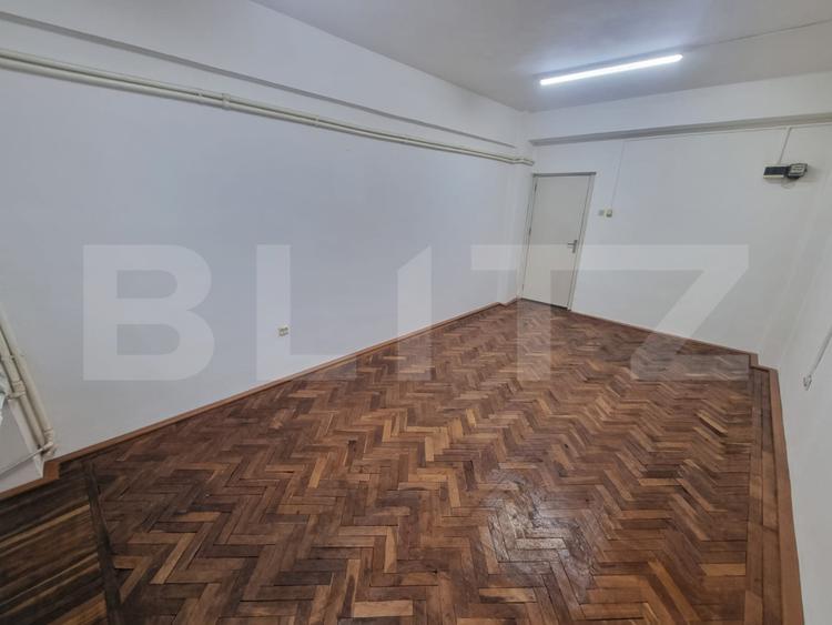 Spatiu de birouri, 22 mp, zona Colegiul Fratii Buzesti