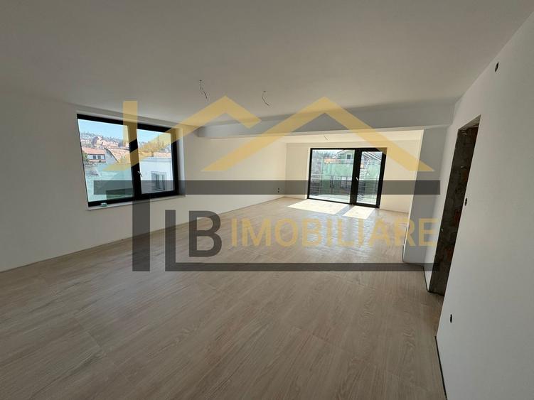 Apartament cu 3 camere, 107 mp, parcare, Zona Bulevardul Cetatii