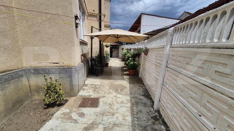 Casa 4 dormitoare, 220 mp, teren 500 mp, zona Titulescu