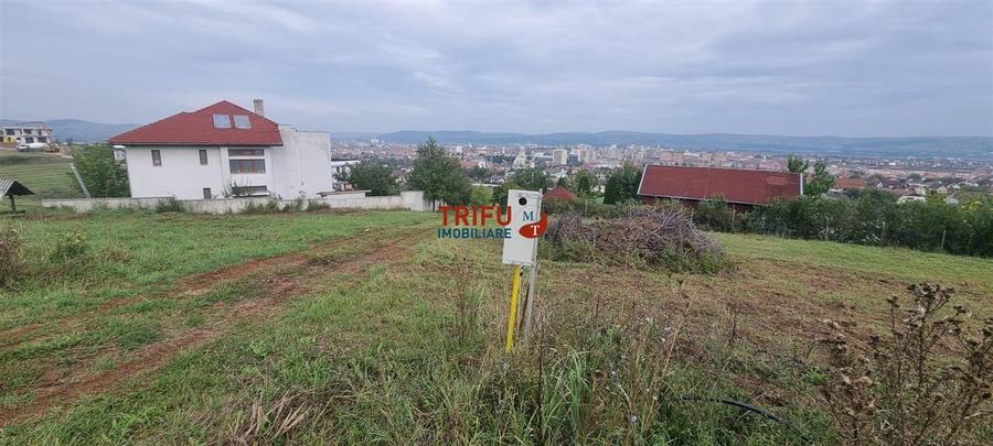 Teren1300mp cu priveliste deosebita, utilitati la parcela