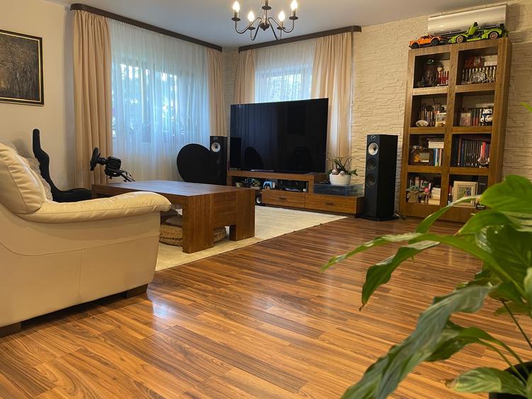 Vila duplex/Pozitie excelenta/Toate utilitatile