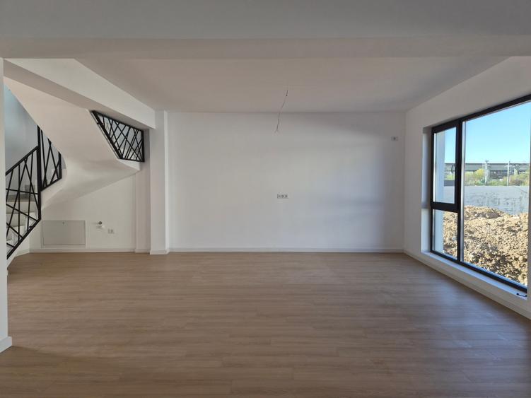 Vila Individuala 5 camere, dormitor parter LA CHEIE!