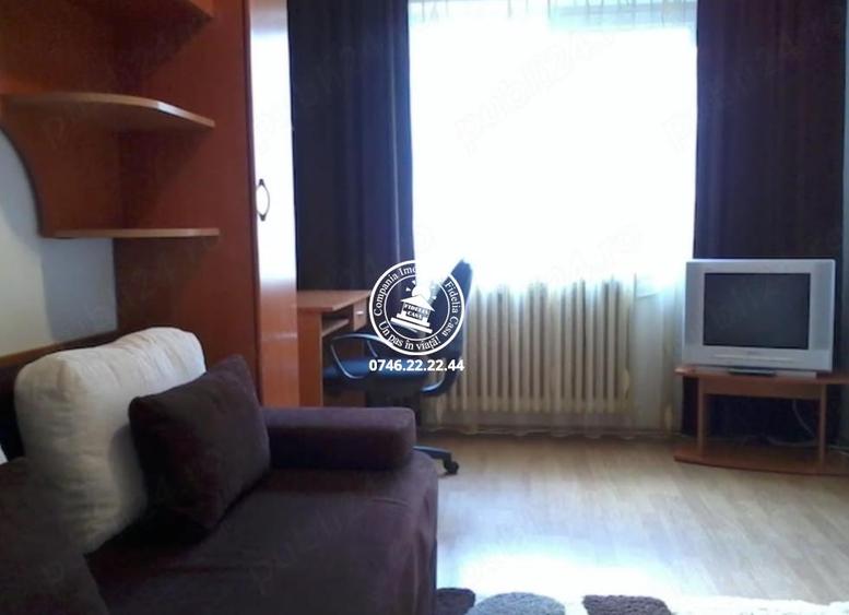 Garsoniera in zona Podu Ros