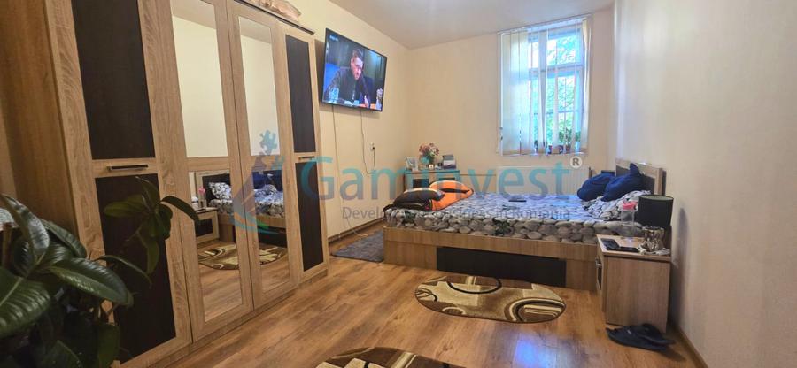 Apartament ultracentral cu doua dormitoare si loc de parcare,Oradea,Bihor