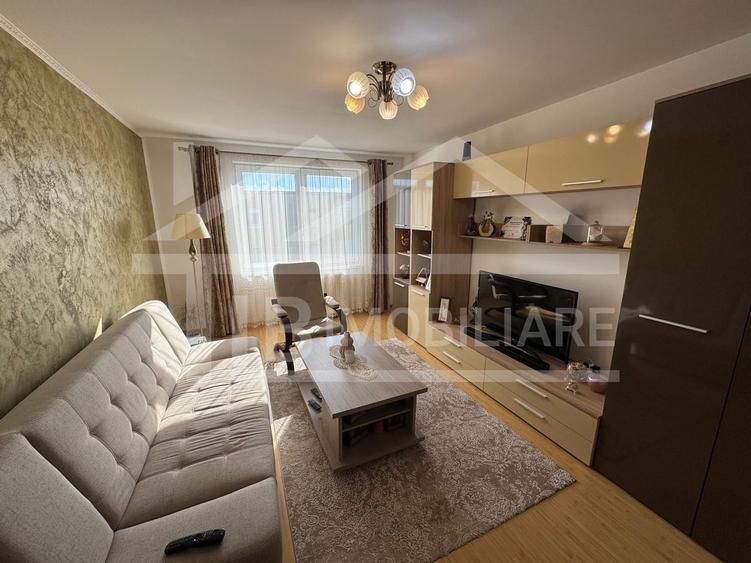 Apartament cu 3 camere, 70 mp, decomandat, Zona Diamant