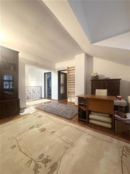 Casa Spatioasa cu Teren de 1000 mp | Poiana