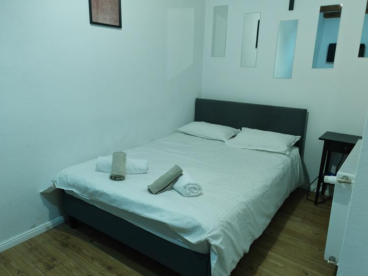 Apartament 4 camere renovat, 3 unitati regim hotelier zona Centrul Istoric
