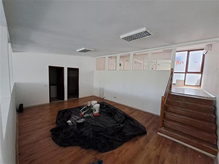 Spatiu comercial, 220 mp utili, situat in zona Semicentrala!