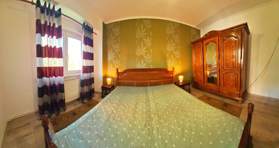 Inchiriez apartament 3 camere în Brașov-Răcădău
