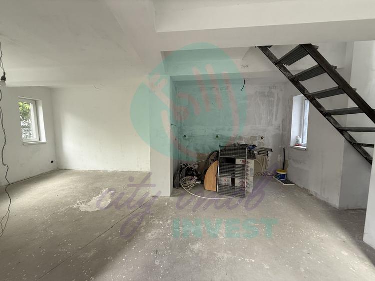 Casa receptionata in 2025 singura in curte